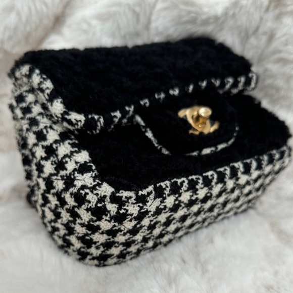 Chanel Tweed Square Mini Classic Flap - Picture 9 of 15